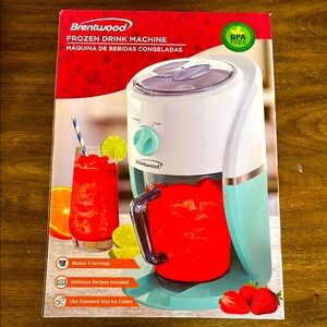 Brentwood Frozen Drink Machine - White and Blue